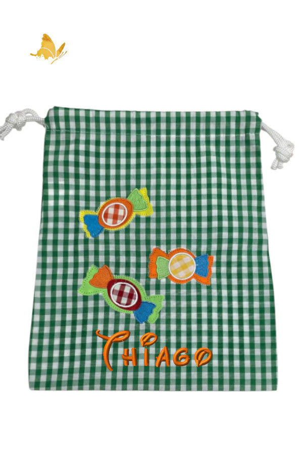 Bolsa merienda vichy verde bordada con caramelos y nombre personalizado, guardería