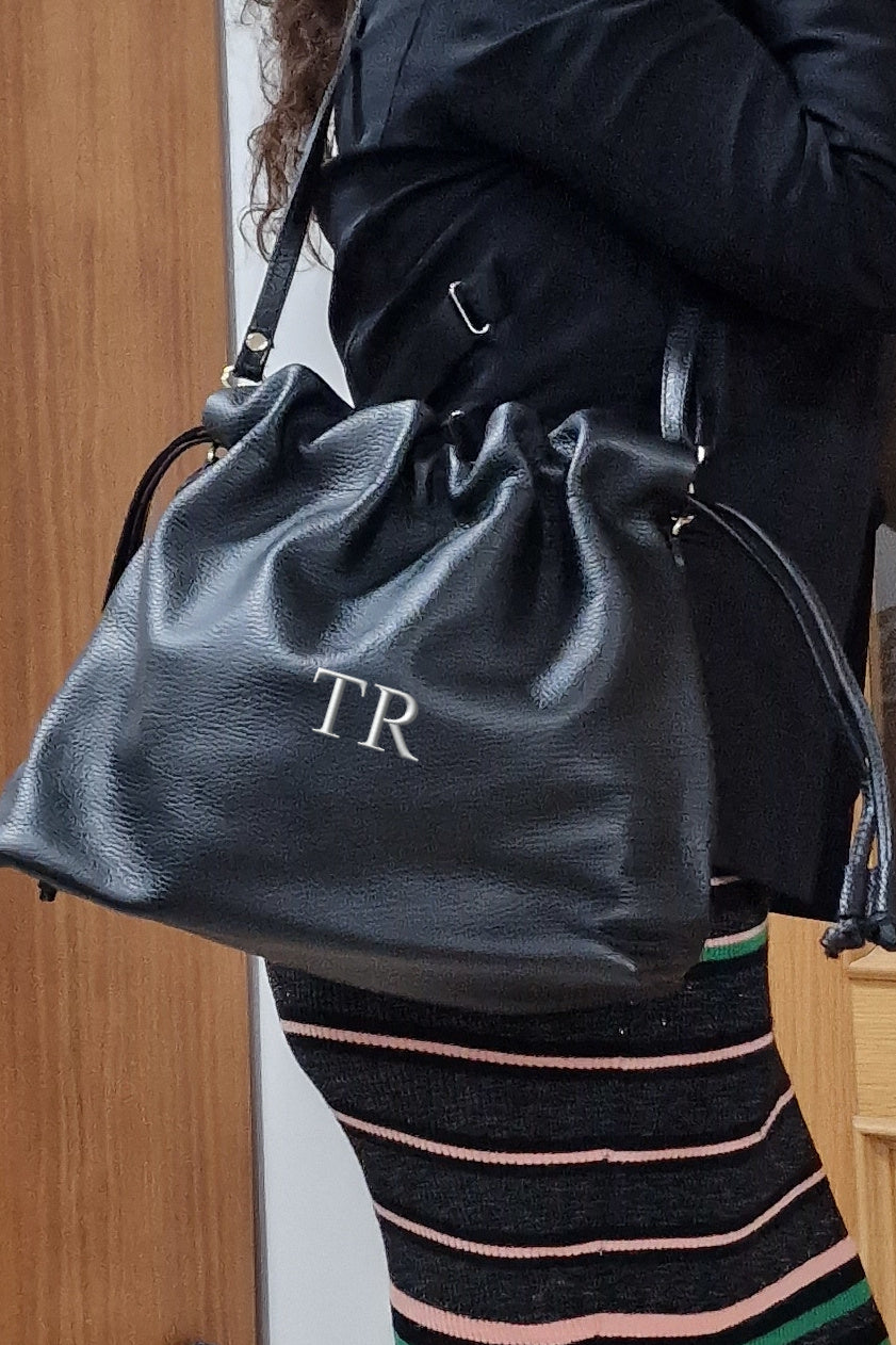 Bolso de piel negro personalizado Estelar