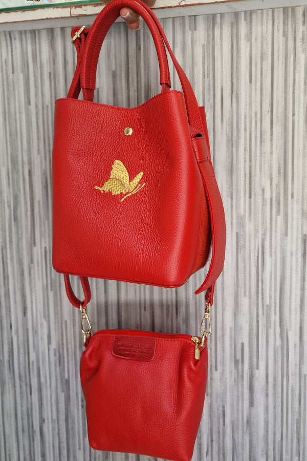 Bolso bombonera de piel roja personalizada