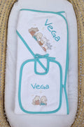 Capa de baño con animalitos y babero bebé Savannah bordados
