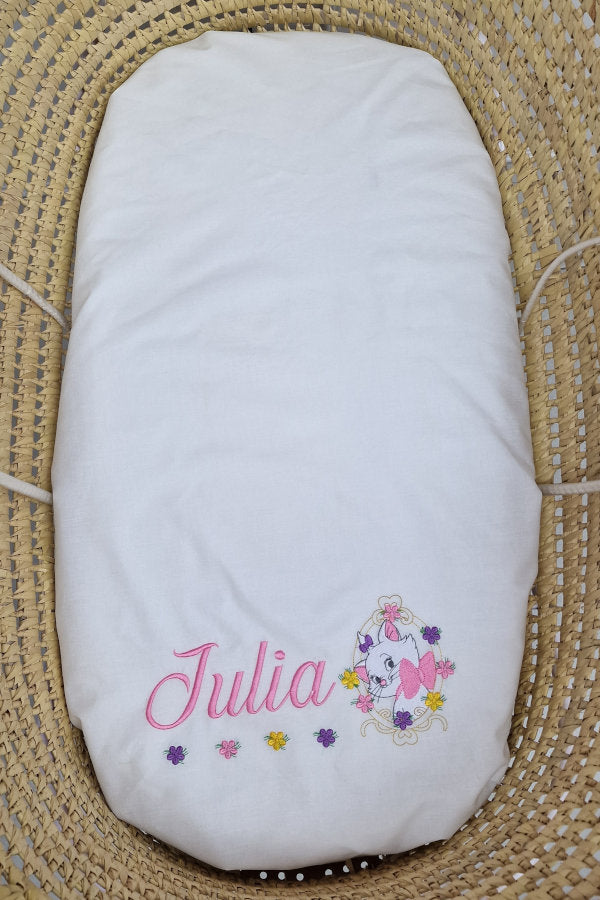 Sábana bajera ajustable bordada con gatita personalizada con nombre para guardería