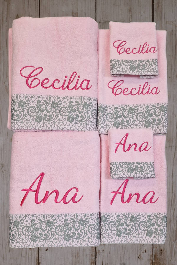 Juego de toallas rosa bordadas